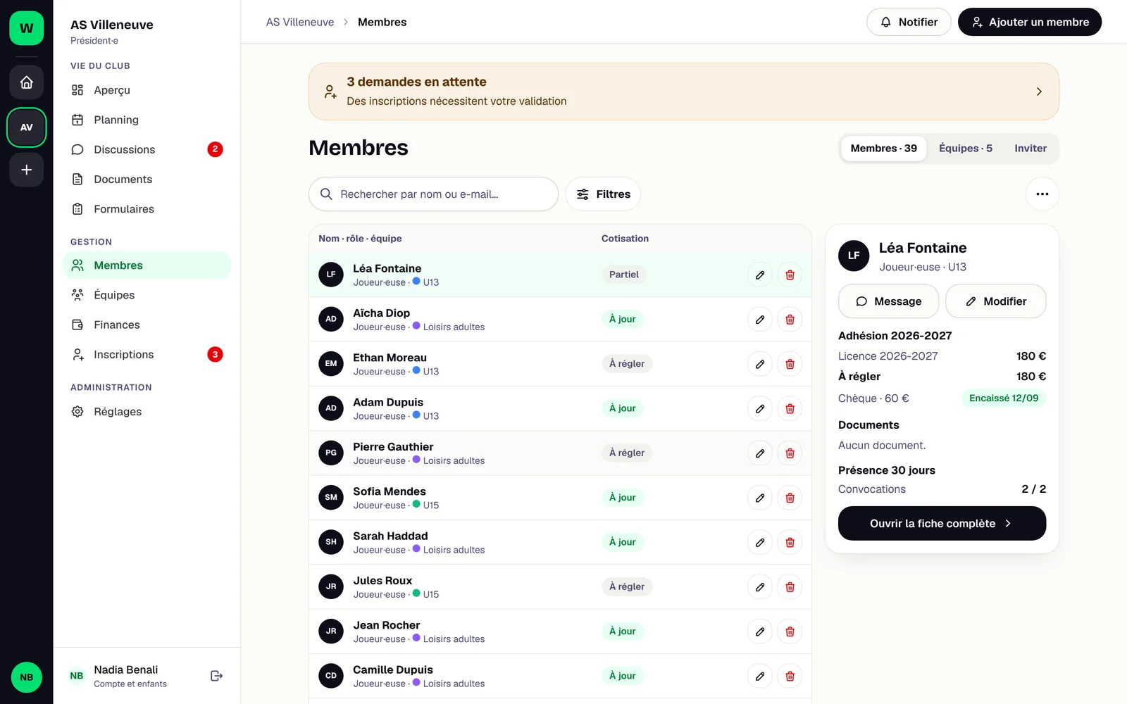 Liste des membres d'un club dans la version web de WeSportive, avec leur rôle, leur équipe et l'état de leur cotisation