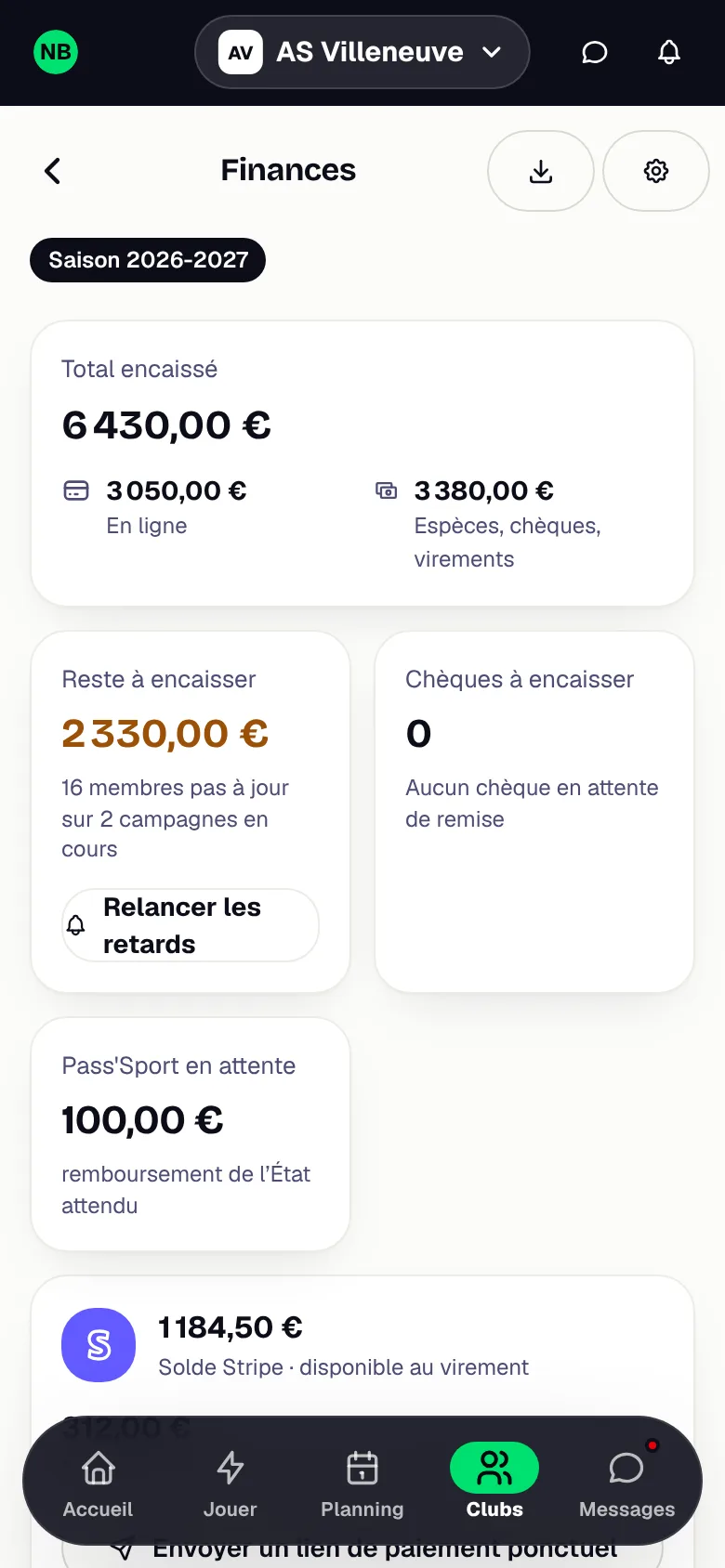 Écran Finances de WeSportive : total encaissé en ligne et hors ligne, reste à encaisser et chèques à remettre